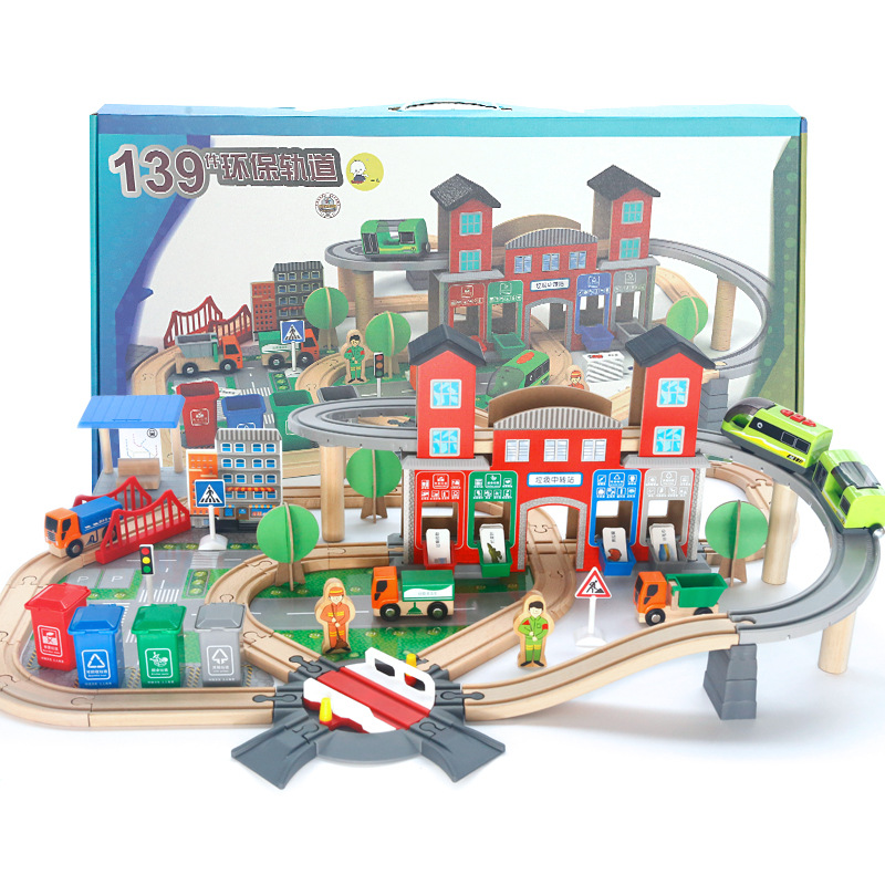 Pista de madera pista de Tren Eléctrico viaducto de la ciudad montado pista hombres de 2-6 años de edad rompecabezas bloques de construcción de juguete