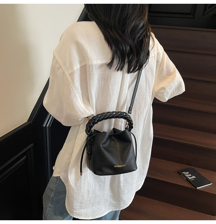 Korean style bucket bag 2025 Summer new style, trendy and versatile, women's crossbody, niche and super popular single-shoulder bag undefined