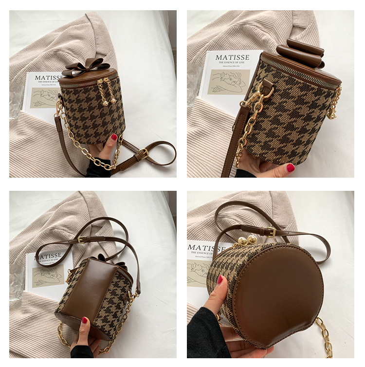 2021 New Bag Niche Fashion Leopard Crossbody Bag Autumn And Winter Bucket Bag display picture 15