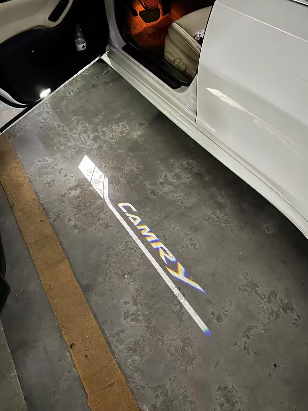 Aplicable a la luz de bienvenida especial de Toyota Camry, lámpara de puerta, lámpara de proyección, lámpara de tierra láser, lámpara de atmósfera