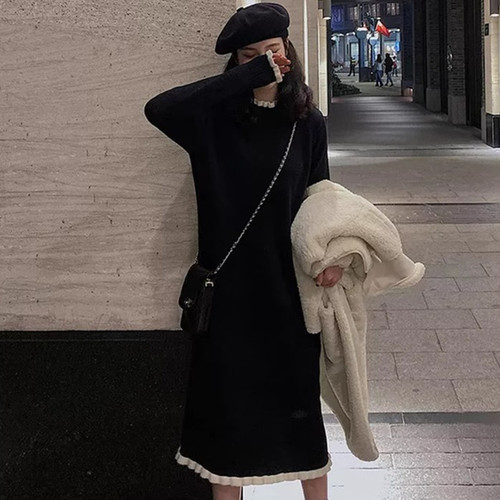 Coat paired with a knitted base sweater and a mini-length dress—perfect for petite figures in black, ideal for autumn and winter women's wear.