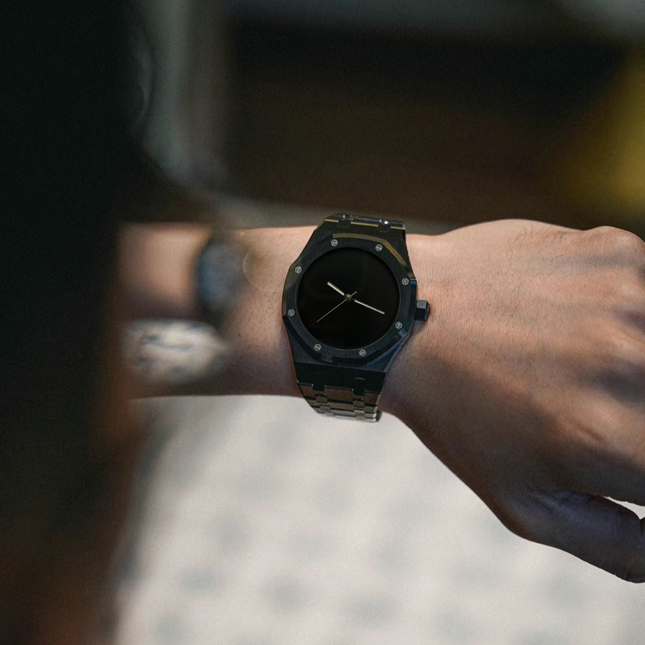 [black shell] black face