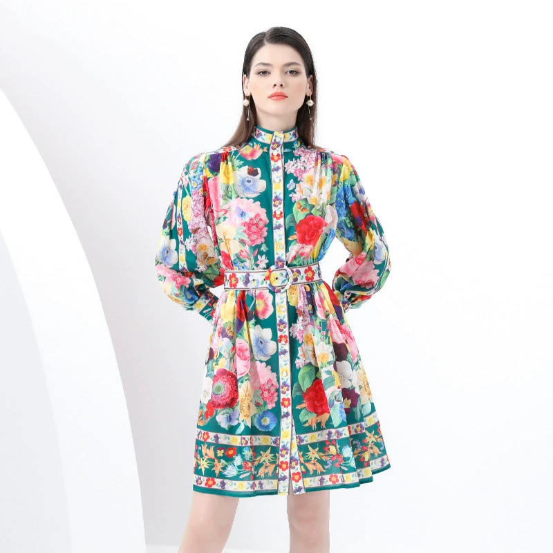 Spring retro flashlight, short dress, city style