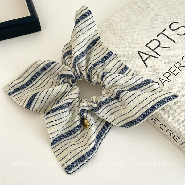 Beige scarf