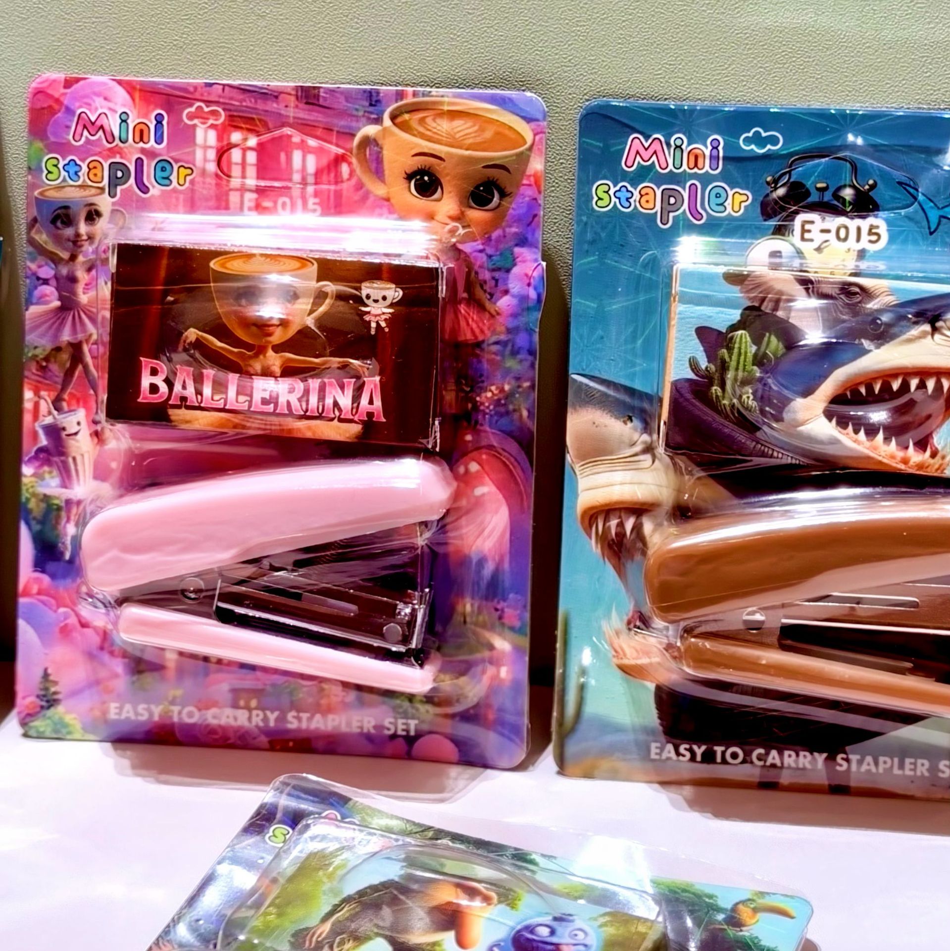 AI montaña y marjing mini grapadora conjunto de grapadora de escritorio portátil para estudiantes suministros de papelería para estudiantes