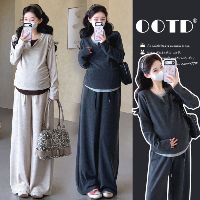 2026 Autumn Maternity Two-piece Set: Pleated Waist, Contrast Color Top, Wide-leg Pants, Adjustable Pig-nose Buckle 2026 Autumn Maternity Two-piece Set: Pleated Waist, Contrast Color Top, Wide-leg Pants, Adjustable Pig-nose Buckle