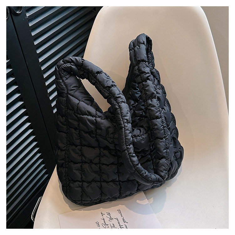 Comercio exterior al por mayor 2023 nueva nube plisada bolso de las mujeres de gran capacidad de hombro bolsa de mensajero bolso de mano a juego