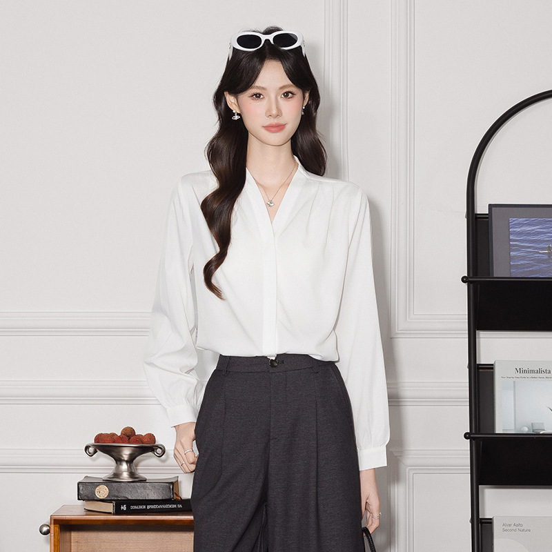 Unique and Beautiful Shirt, High-End and Chic Niche Design Blue Silk Chiffon Stand-Up Collar V Neck Shirt for Women