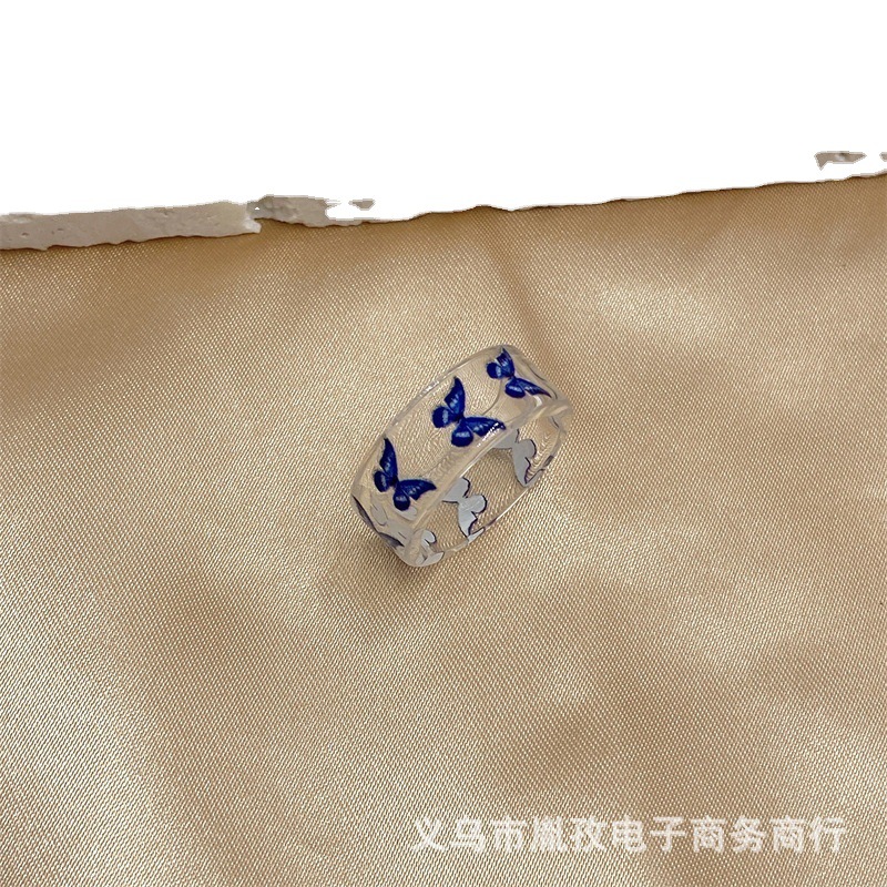 Europeo y americano transfronterizo popular transparente color simple moda mariposa cerrado anillo de resina acrílica estilo ins anillo