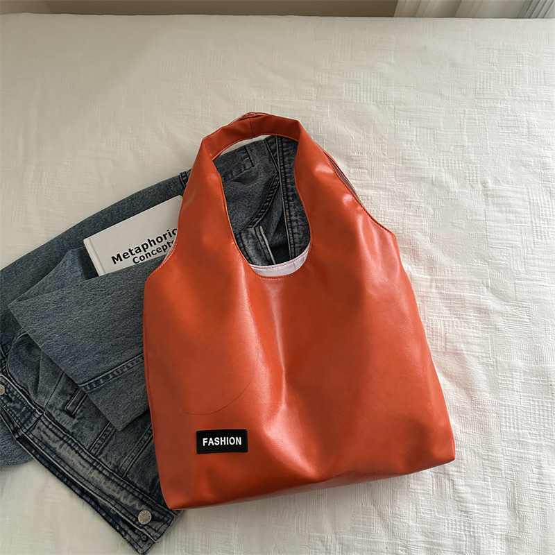 Bolsa de brazo retro nicho para mujeres 2024 otoño y invierno nueva moda coreana bolso de hombro de gran capacidad