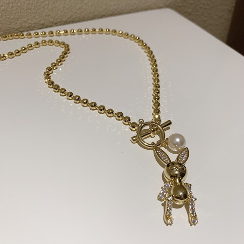The rabbit necklace that can move in the Dongdaemun South Korea, Japan and Korea short versatile necklace sweater, wearing clavicle chain