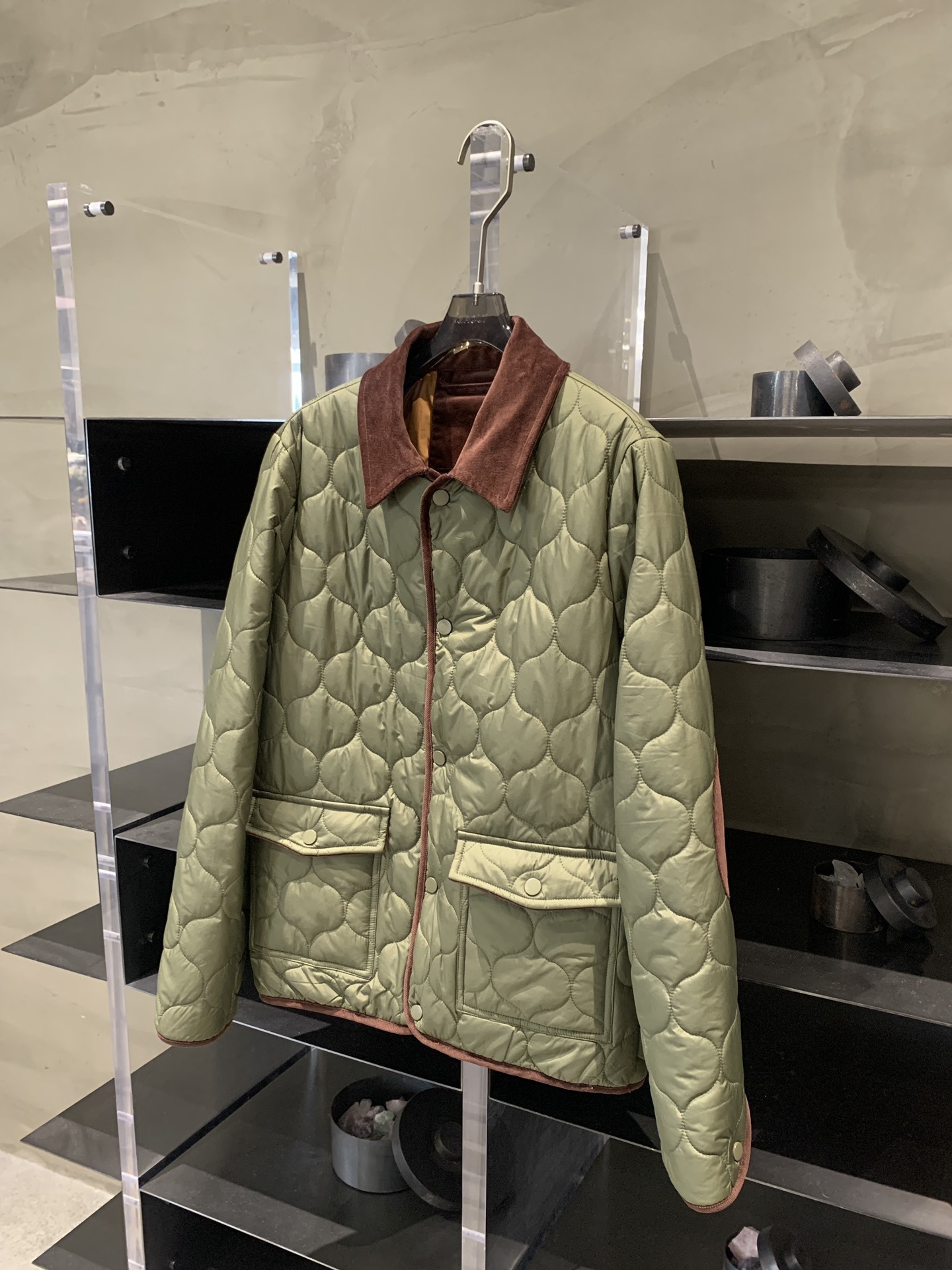 2024秋冬新作 レトロ古銭風コットンカジュアルジャケット レディース ダイヤ柄キルティング フリップカラー アーミーグリーンジャケット