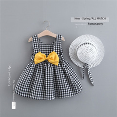 One-piece drop-shoulder dress for infants and children, summer new style, for girls aged 23, Korean version, fashionable, with hats and checkered princess dress.