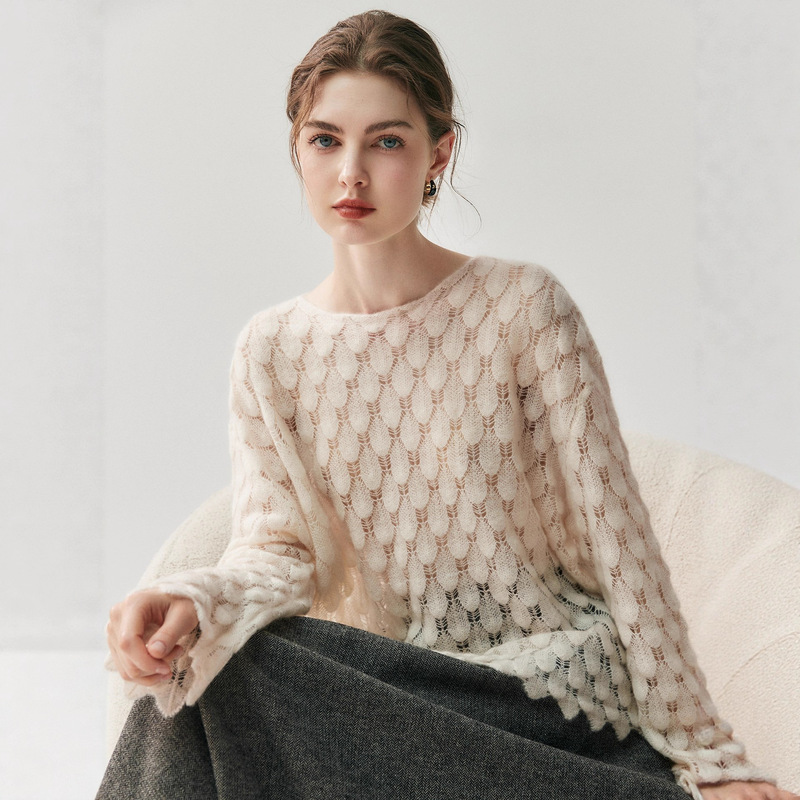 Super Stylish Cut Out Silk Cashmere Knitwear 2025 Autumn and Winter New One-Line Collar Women's Loose Lazy Knitwear Knitwear Blouse