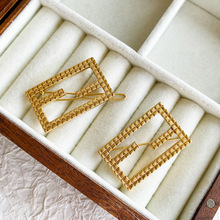 小众设计方形字母胸针饰品百搭精致高级感发夹个性时尚镀金配饰女