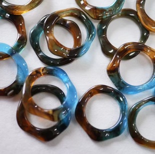 ǰ�S͸���ڲ�ɫ�c؈צ��ȦȦ��֬��Ҏ�t�Π��b�Ӿ�b��