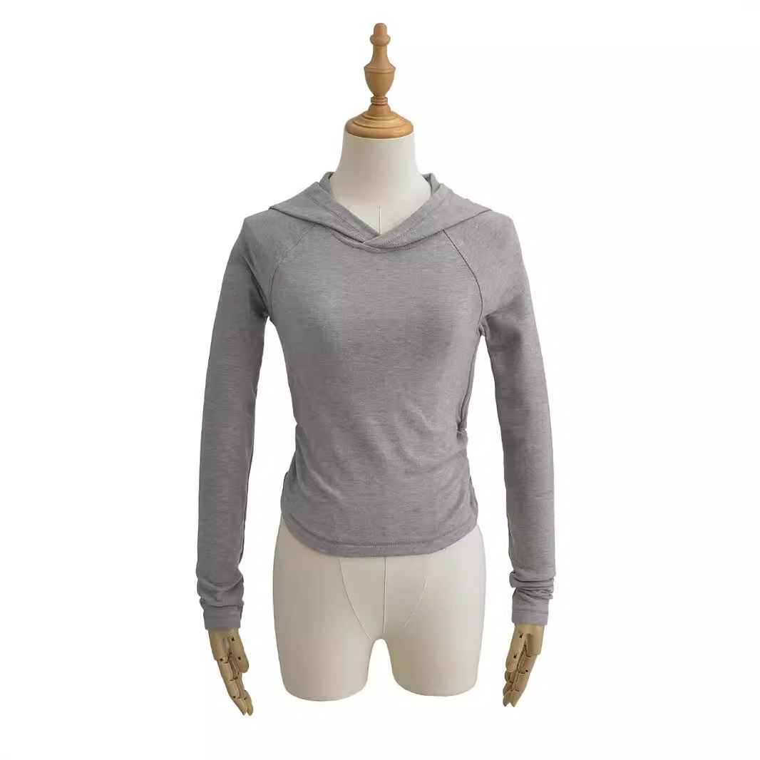 2024 가을과 겨울 새로운 피부 친화적 인 단색 긴팔 후드 풀오버 탑 짧은 슬림 핏 패션 여성 스웨트 셔츠 재킷