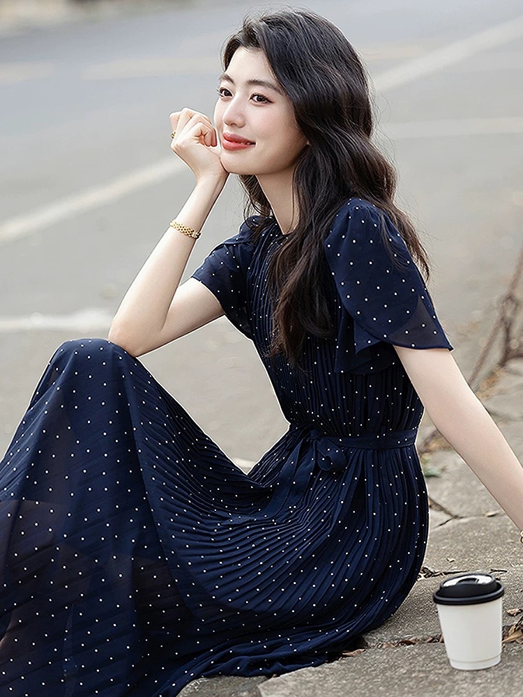 Đầm suông midi chấm bi xanh dây thắt eo — màu xanh