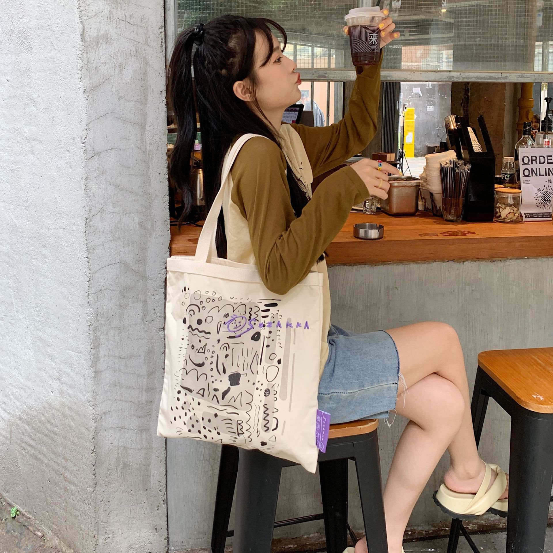 【 In Stock 】26102 letter graffiti printed canvas bag, large-capacity single-shoulder hand-carry shopping bag Tote from South Korea undefined