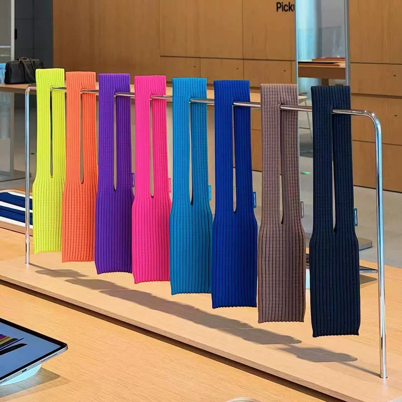 同款针织手机包苹果Pocket手机袋针织手机包iphone pocket斜挎包