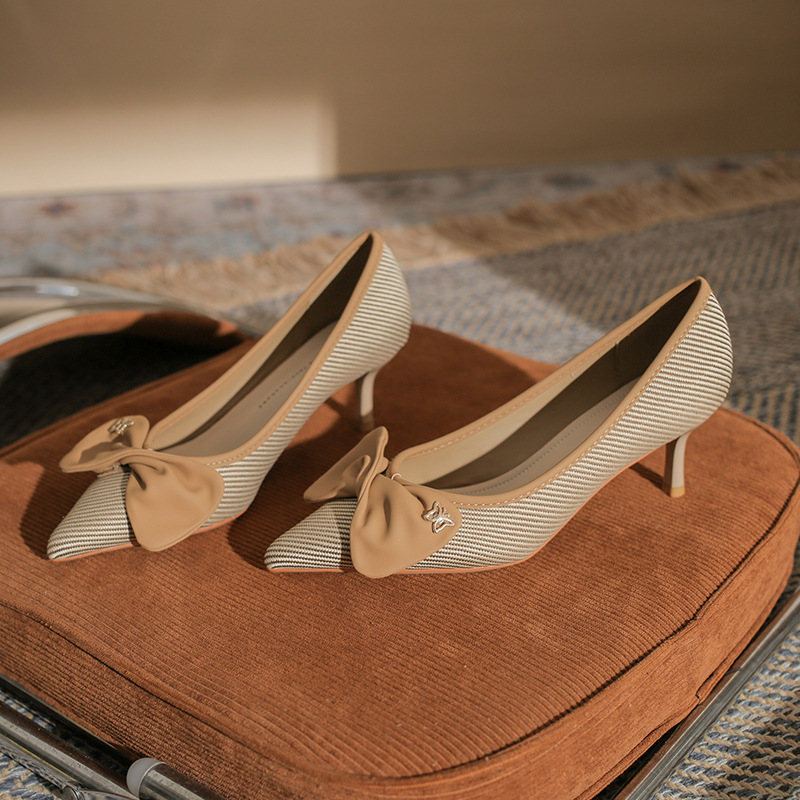 Décolleté donna classiche con fiocco e tacco a spillo elegante_voghion.com