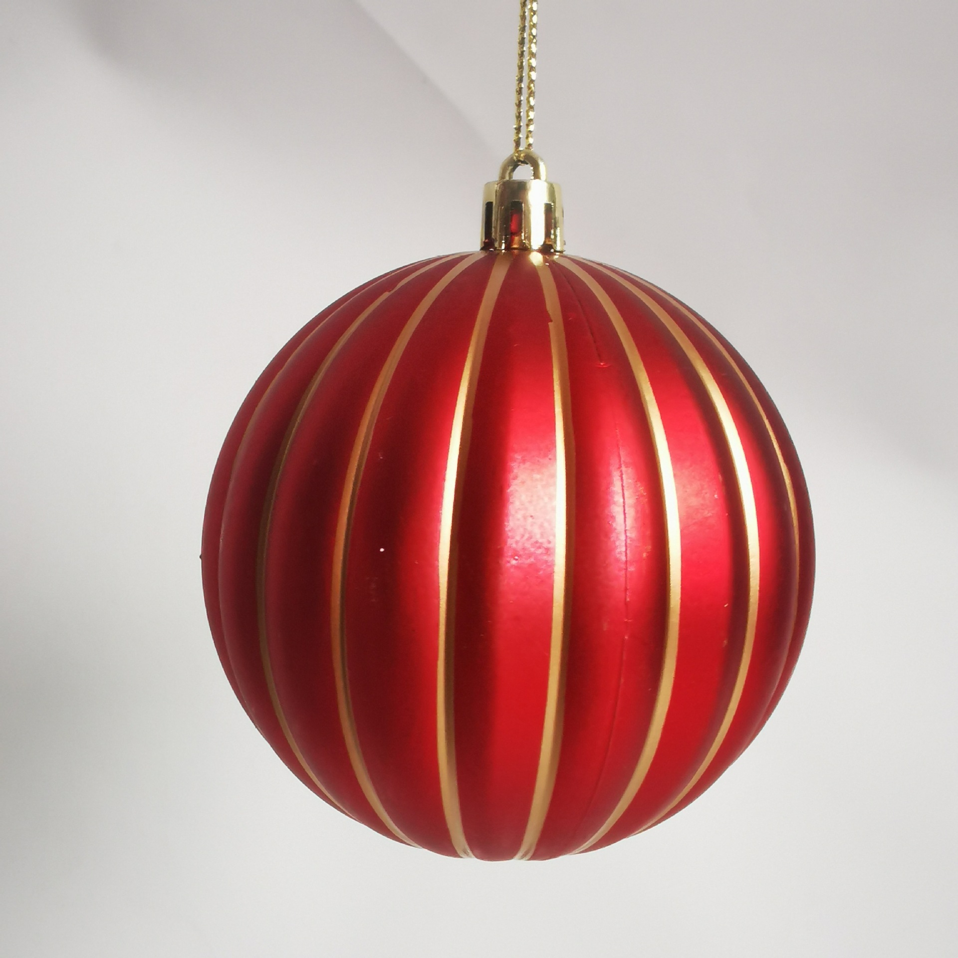 Navidad transfronteriza spot 8cm 9 colgantes de árbol de Navidad pintado de plástico decoración de fiesta en el hogar