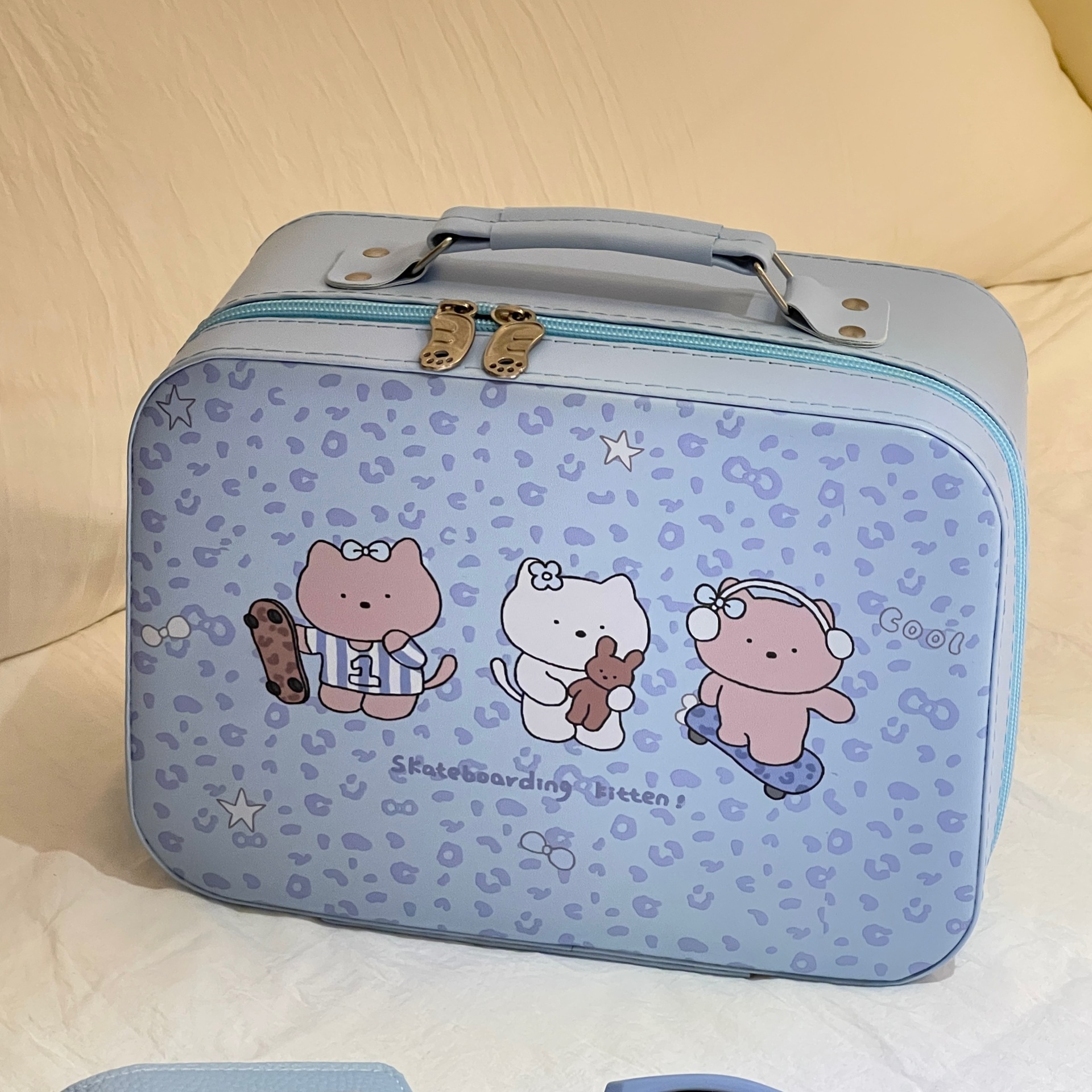 Leopardo gatito bolsa de maquillaje portátil linda gran capacidad portátil espejo impermeable caja de almacenamiento de productos de cuidado de la piel