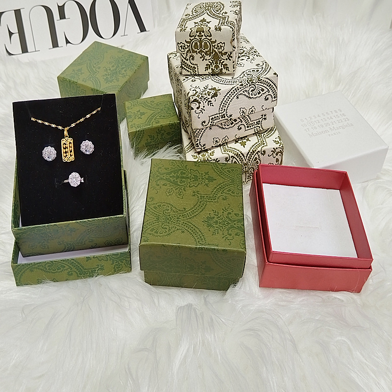 厂家现货正方形饰品盒绿色戒指盒简约首饰包装盒天地盖项链盒