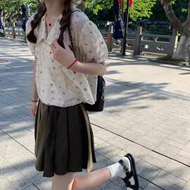 法式复古衬衫女装泡泡袖温柔风甜美上衣印花娃娃衫小个子夏季T恤