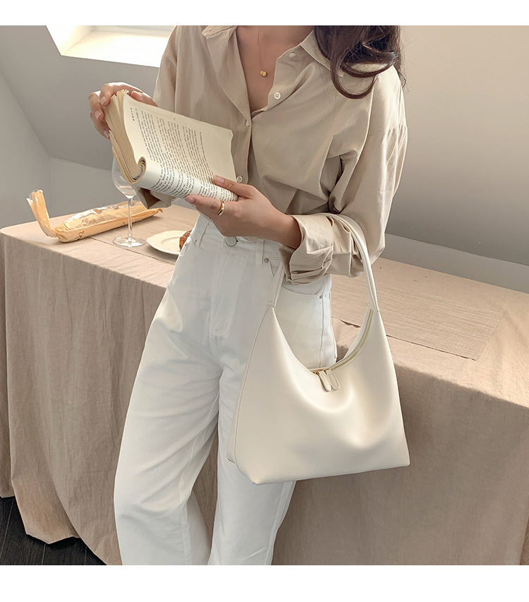 Femmes Moyen Faux Cuir Couleur Unie Style Vintage Fermeture Éclair Sac Sous Les Bras display picture 4