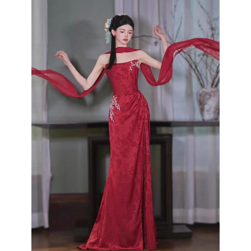 New Chinese Morning Gown Women's 2025 New High-end Bridal Engagement Dress wine red Strapless Banquet Toast Dress