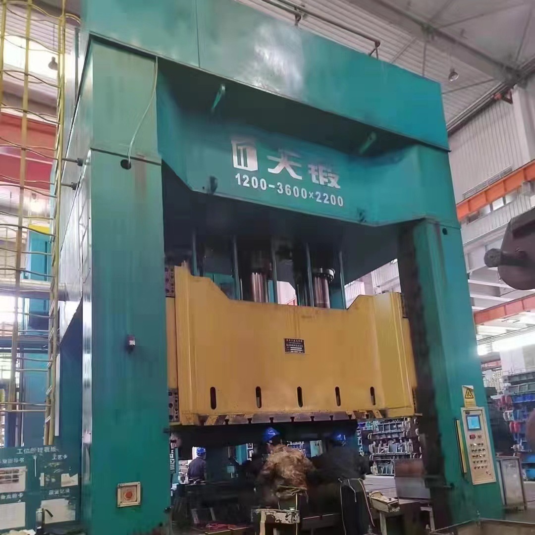 单动薄板压力机Y27-1200，移动工作台3.6×2.2,天津锻压