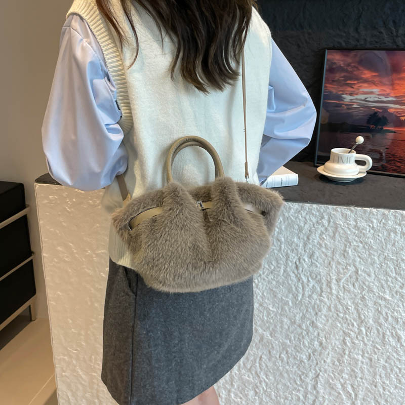 Bolso Tipo Balde de Peluche con Cierre Magnético para Uso Diario