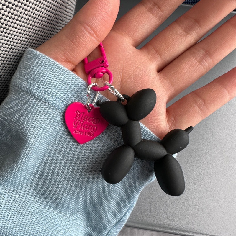 Dopamine Rose Red with Black Keychain Pendant Female Internet Celebrity High-End Niche Handmade Balloon Dog Bag Pendant Versatile
