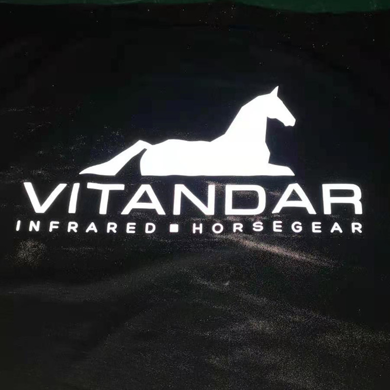 厂家供应刻字机用亮银反光膜服装热转印反光烫画膜高弹反光转印膜