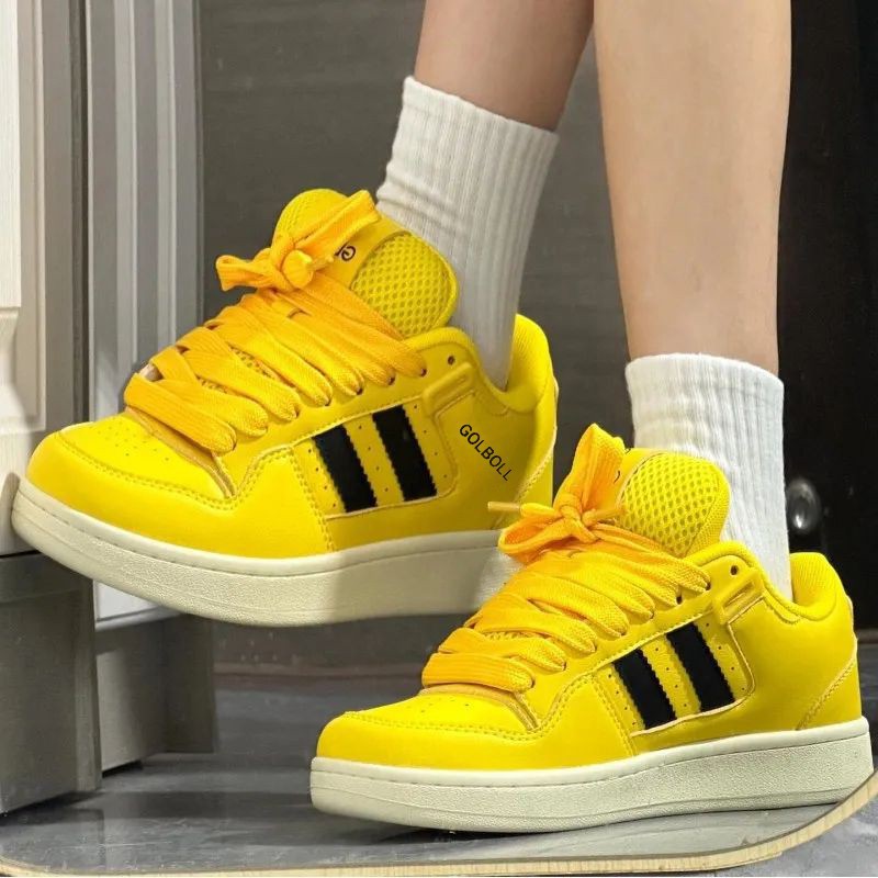 Zapatos de suela gruesa de Hong Kong para mujeres 2025 primavera nueva variedad de zapatos de pan de nicho casuales estudiantes zapatos de tendencia blanca