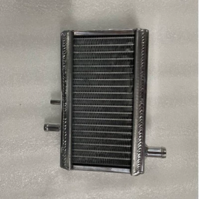 Foreign Trade Export Car Radiator Suitable for Honda Nsr 50 80, Customizable (Water tank)