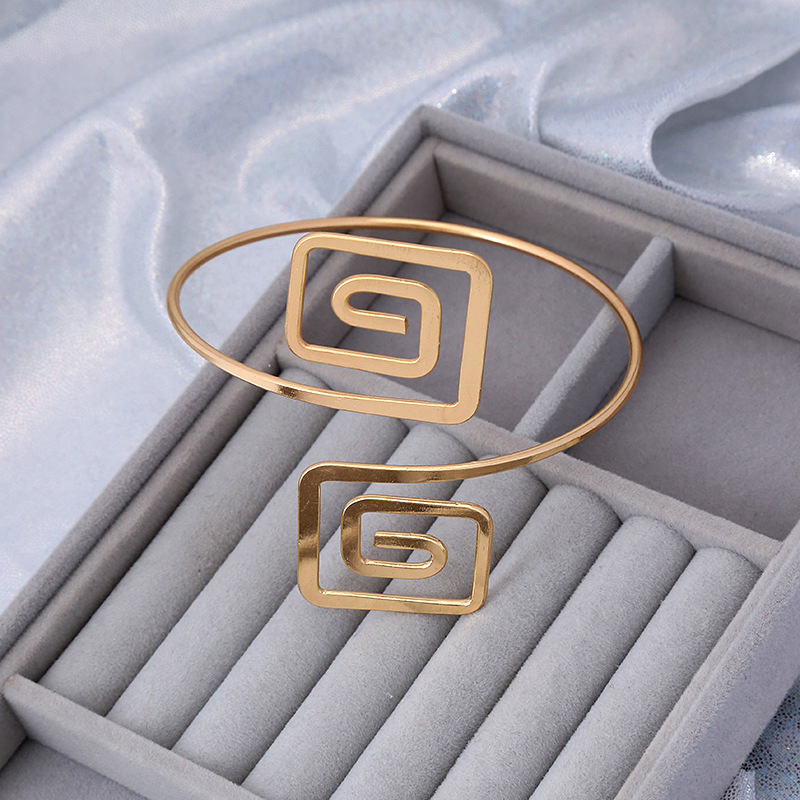 Fashion Geometric Square Spiral Arm Ring Simple Temperament Jewelry display picture 1