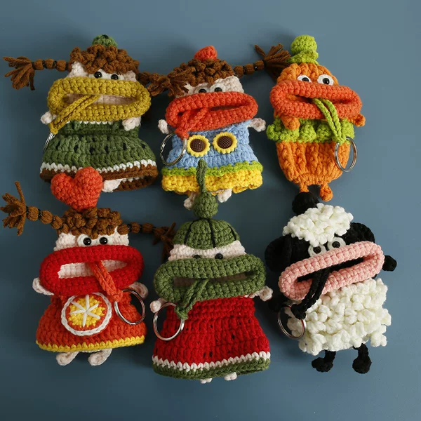 Super cute cartoon hand-woven sausage mouth key bag wool crochet pull key cover hand-made big mouth small bag
