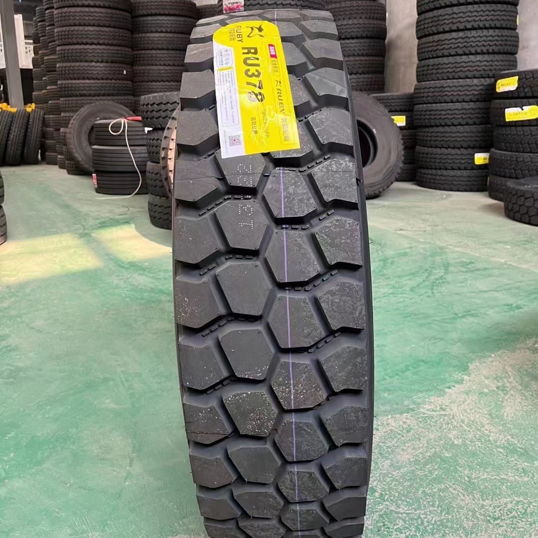 13r22.5重载卡车钢丝胎耐磨防爆加深矿山花纹13-22.5现货直销