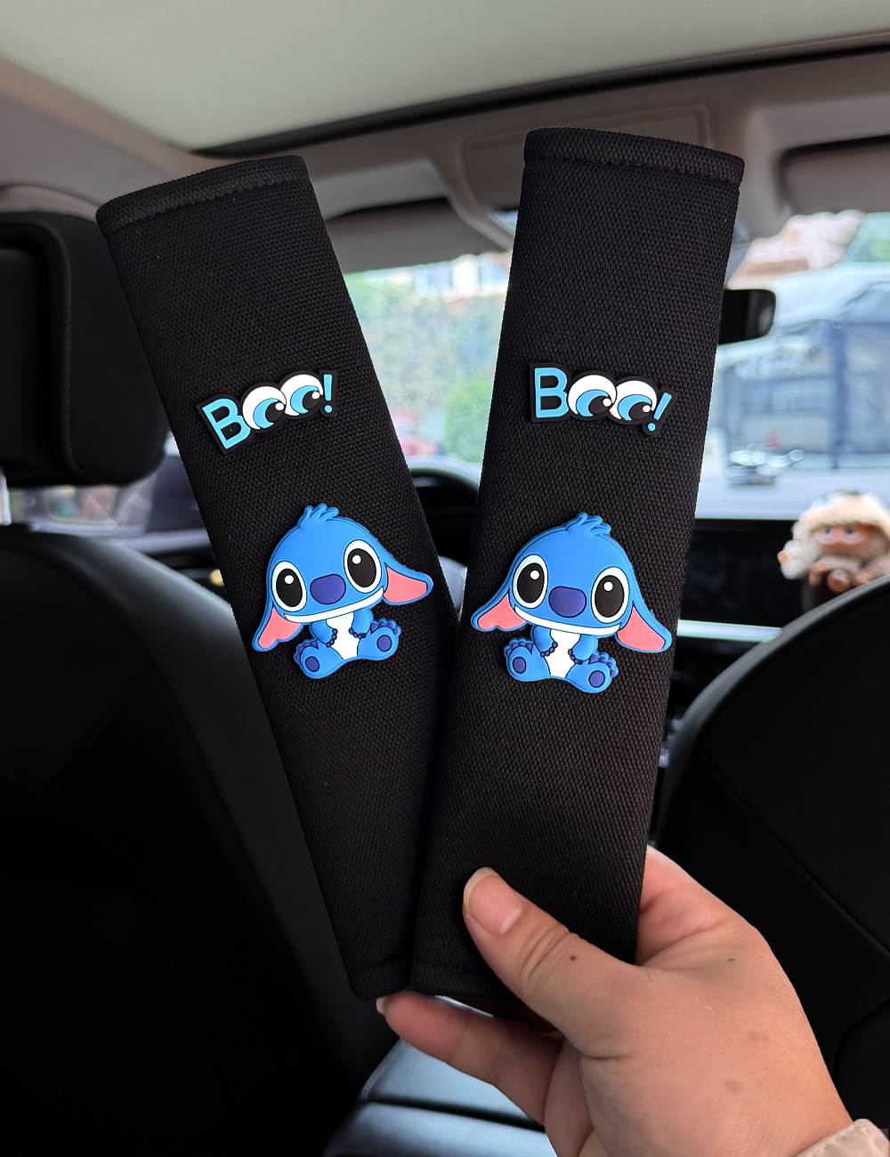 Car Seatbelt Shoulder Pad, Anti-Strangle Protective Cover, Cute Stitch Cartoon Car Interior Decoration, Universal Model