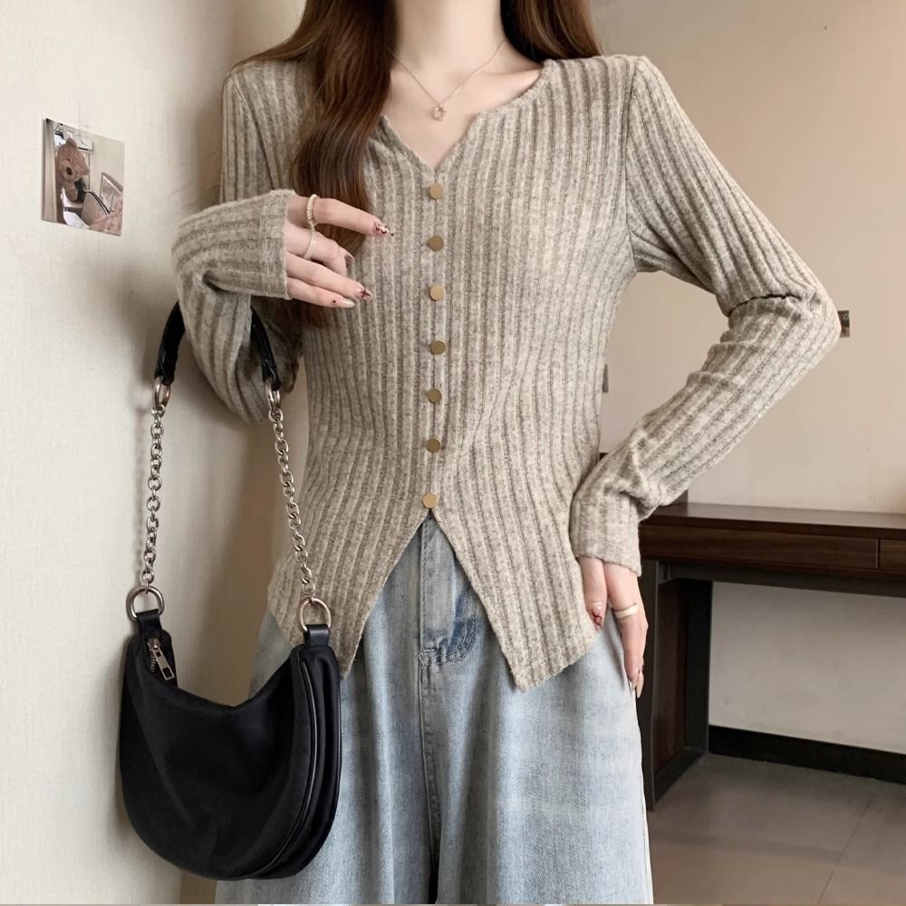 大码设计感V领针织打底衫女秋微胖mm韩版气质百搭显瘦内搭T恤上衣