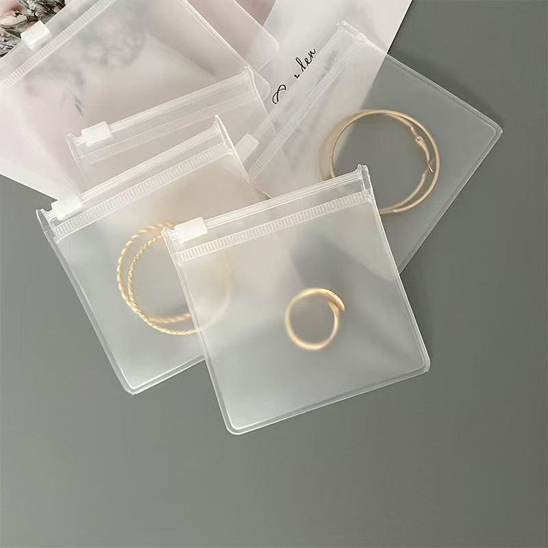 Soft jewelry bag, sealed bag, earrings, accessory, necklace, storage system, (Physicals) 4