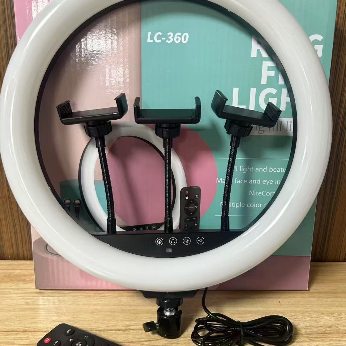 Round fill light