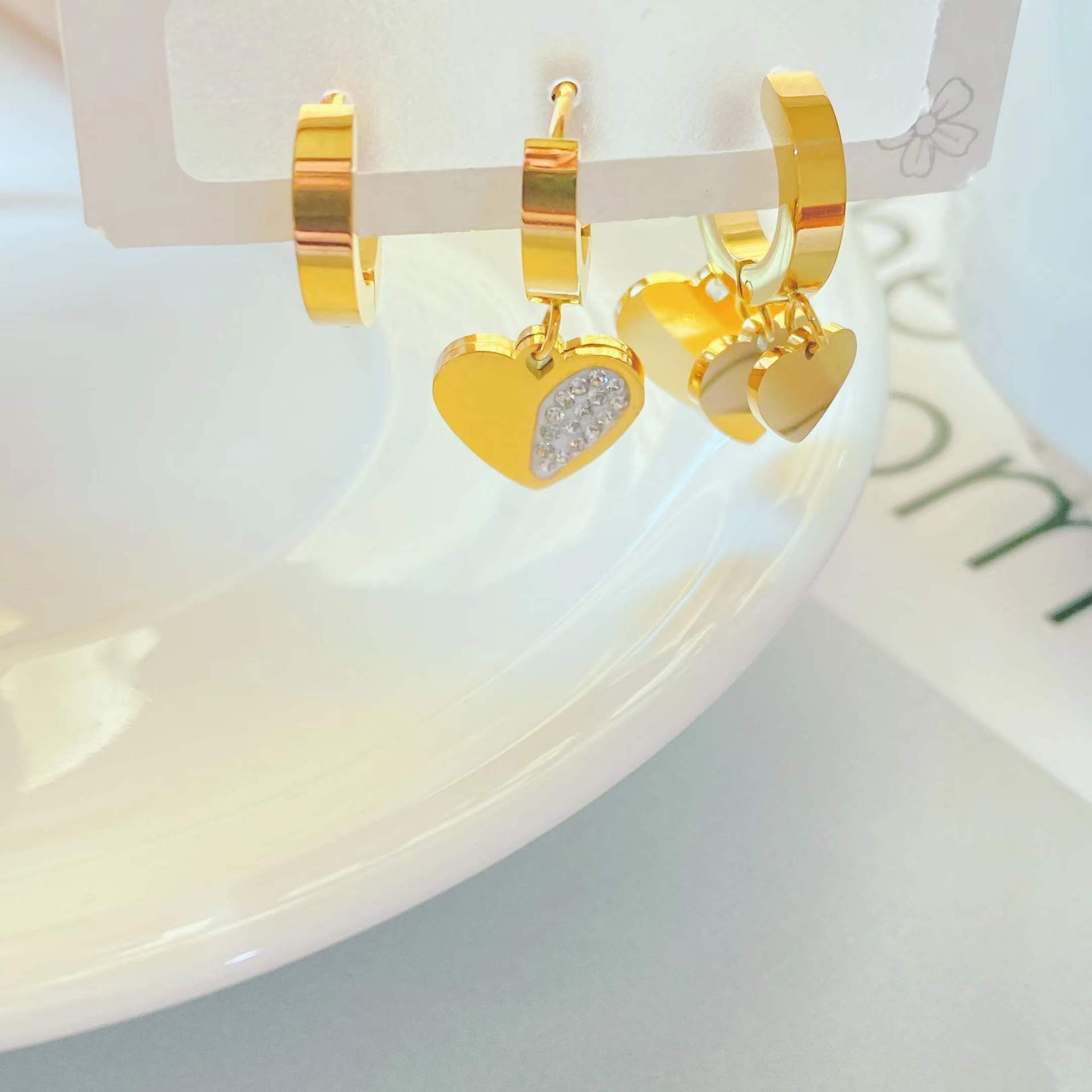 Fashion Titanium Steel Heart Shaped Micro Diamond Asymmetric Earrings Set display picture 1