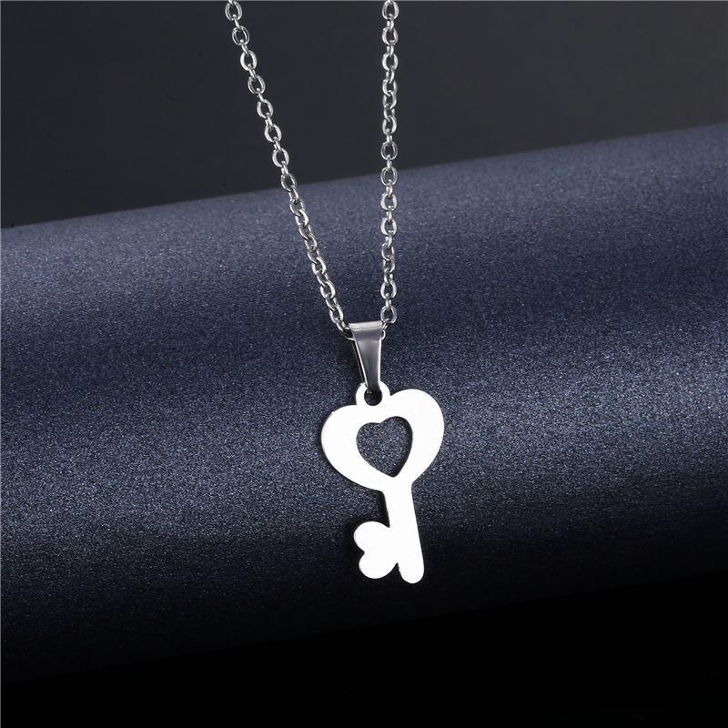 Cross-border Sold Jewelry Supply Personality Stainless Steel Flower Heart Clavicle Chain Necklace Female Geometric Accessories Pendant Wholesale display picture 47