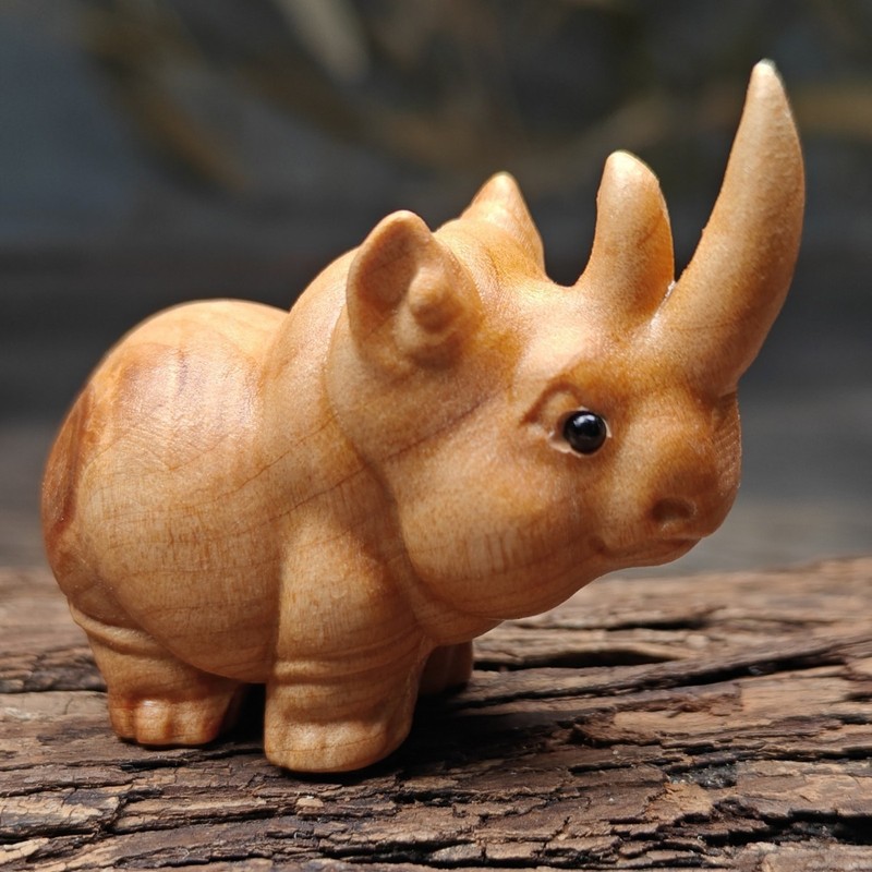 本物のシダーウッドの装飾品、手彫りの貔貅木彫り工芸品、マホガニー動物の天然作品、文具工芸品|undefined