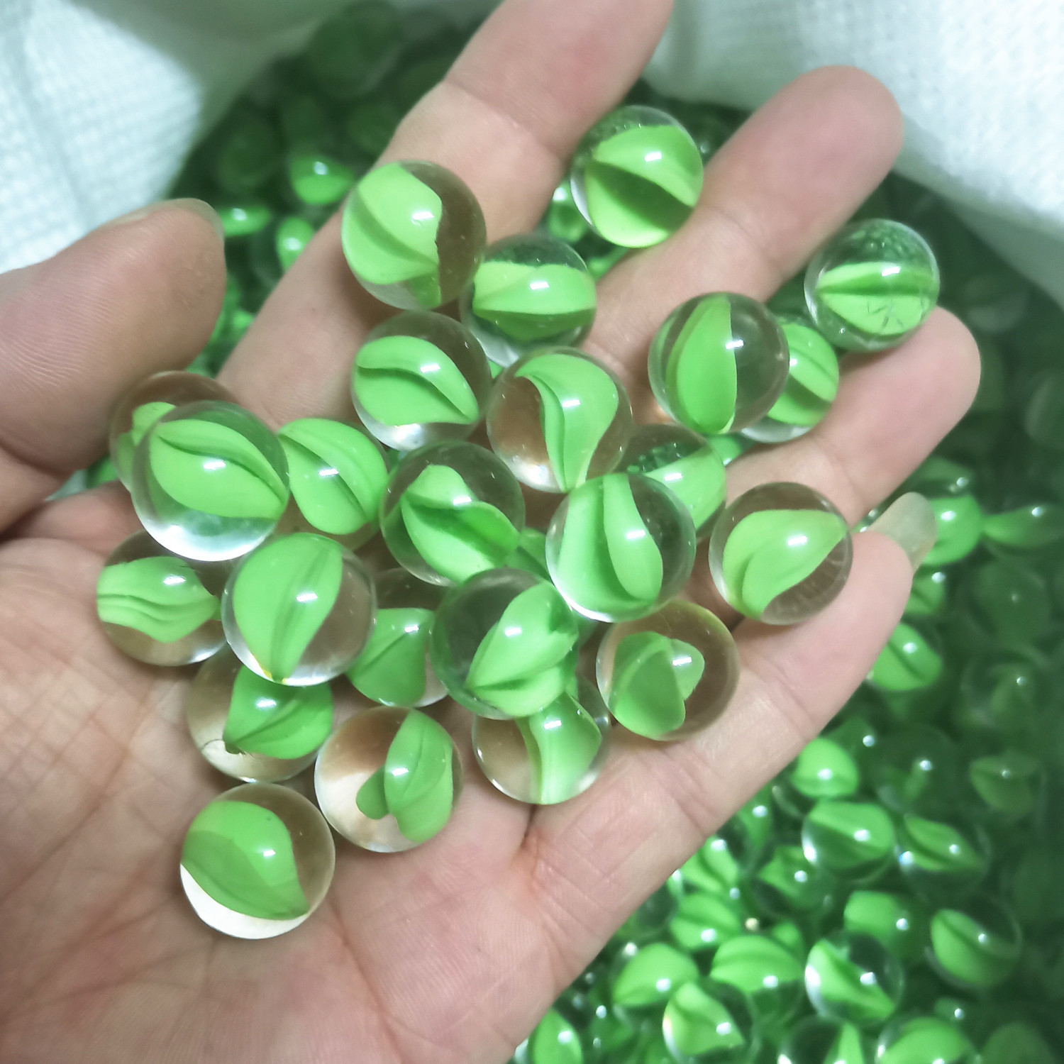 16mm mármoles de vidrio al por mayor juguetes nostálgicos cuentas de vidrio juego de damas tienda binaria de vidrio perlas sueltas bola artesanal