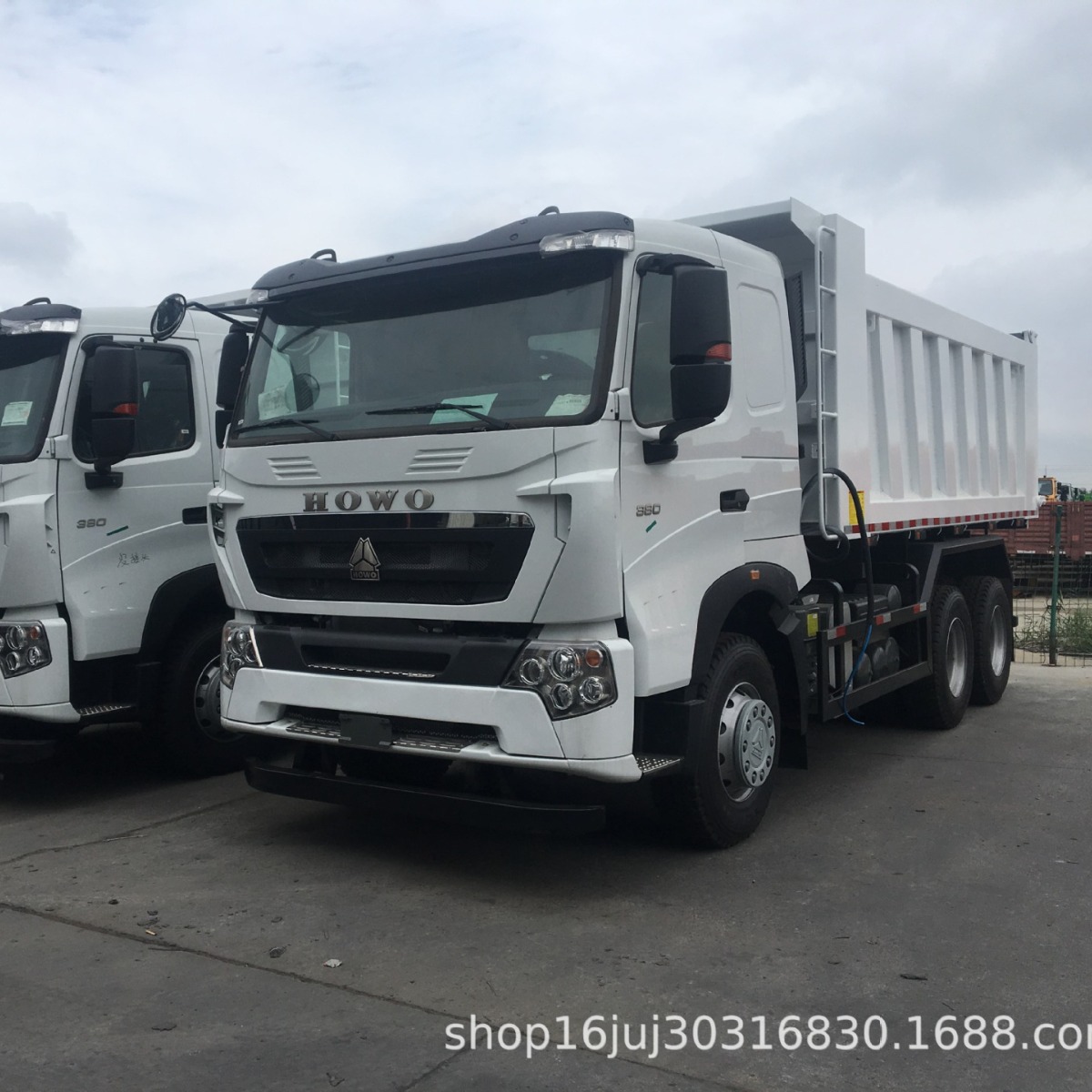 重汽豪沃howo6x4自卸车出口刚果金18953179839