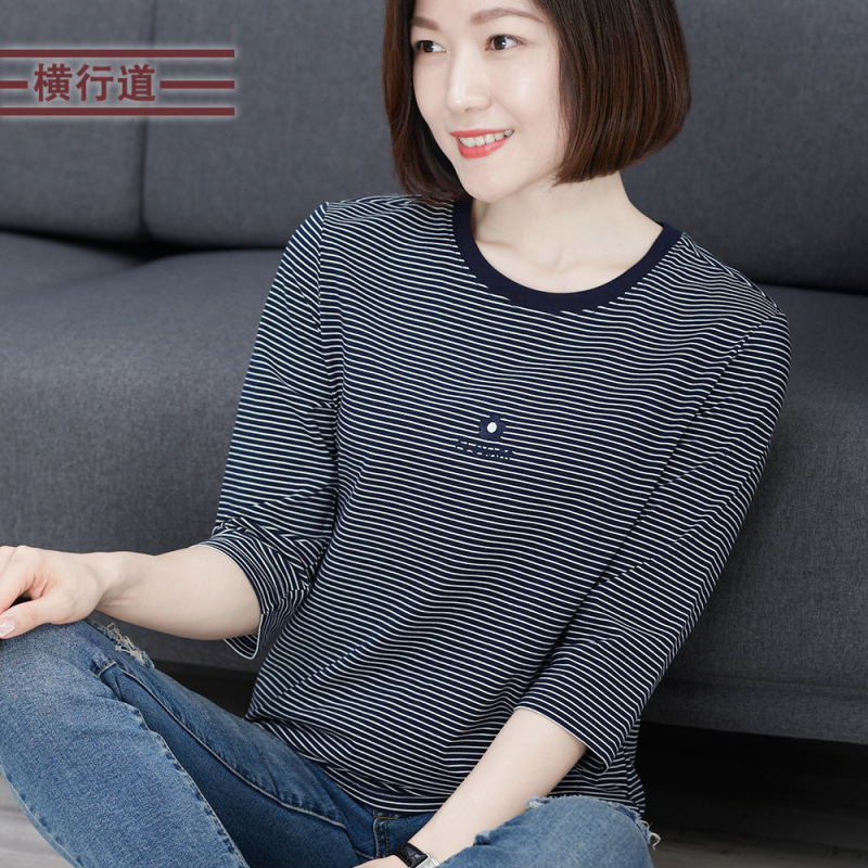2025新款秋季海军上衣女圆领条纹刺绣妈妈宽松打底衫七分中袖t恤|undefined